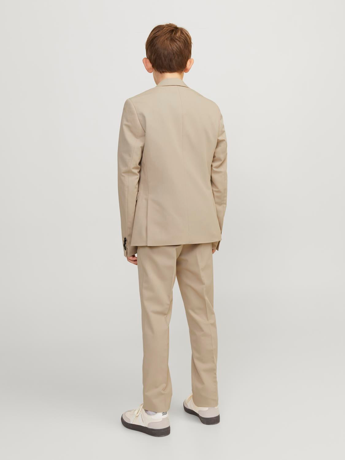 model_shot-back